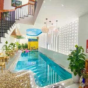 Mint Hotel