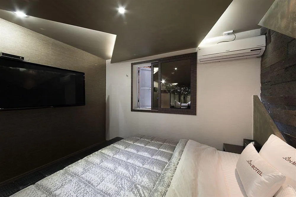 Hotel June Haeundae Busan Motel